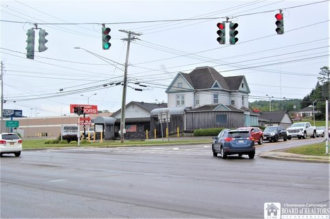 Prime Commercial Corner Location