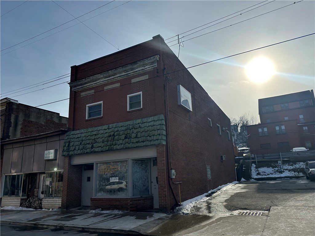 Mixed-Use Property in Charleroi Boro