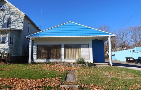 Versatile Commercial Building Near Hospital
