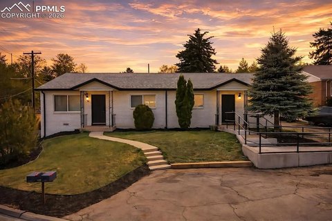 Remodeled Duplex Near Broadmoor