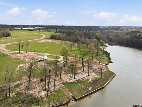 Unrestricted Waterfront Development Land