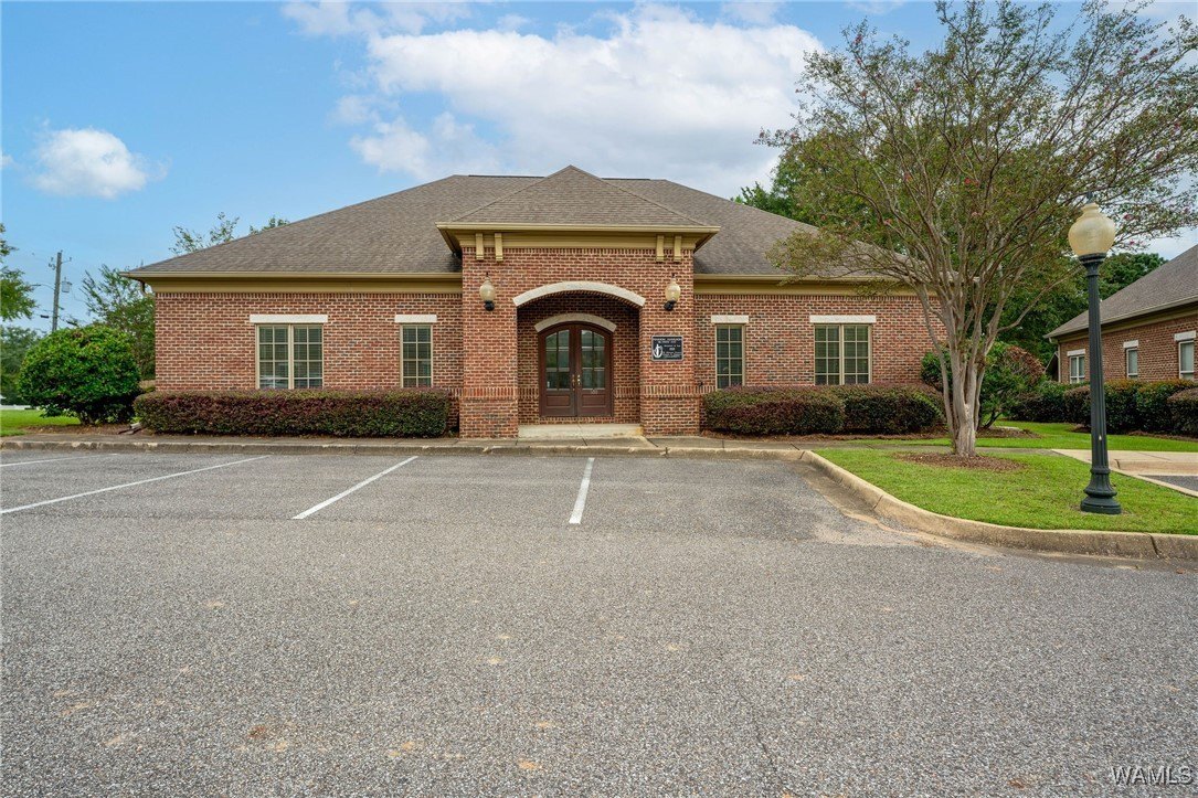 Professional Office Building in Northport