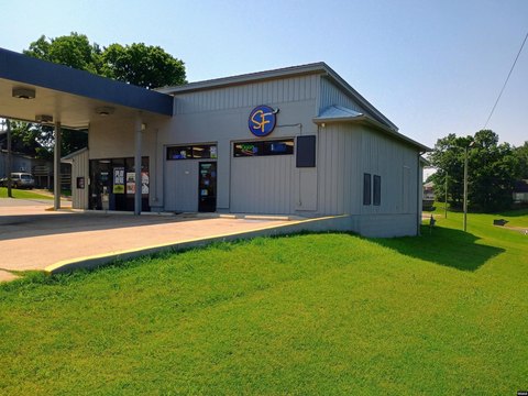Commercial Property in Downtown Ripley