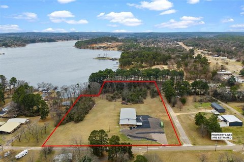 Unique Property Near Lone Star Lake