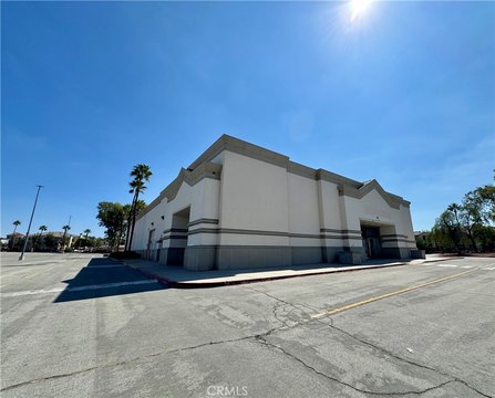 Independent Retail Building with Parking