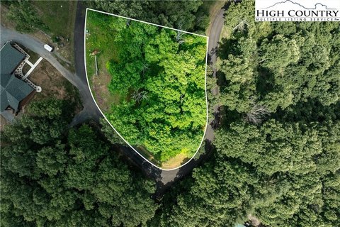 Land with Lake Views