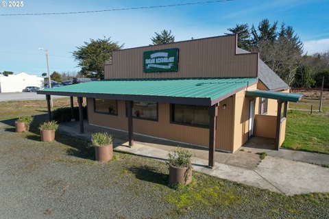 Turnkey Restaurant on Highway 101