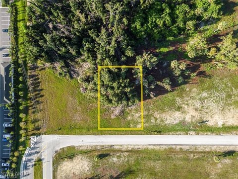 Commercial Lot in Cape Coral