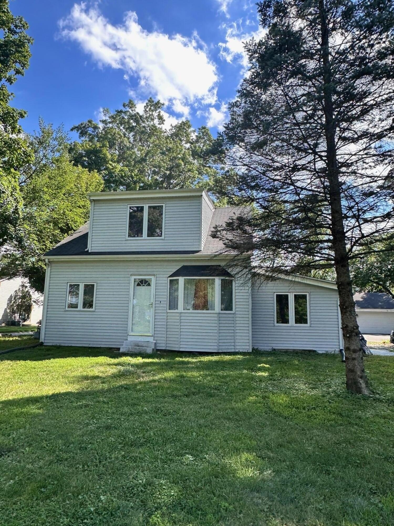 Valparaiso Triplex on Large Lot