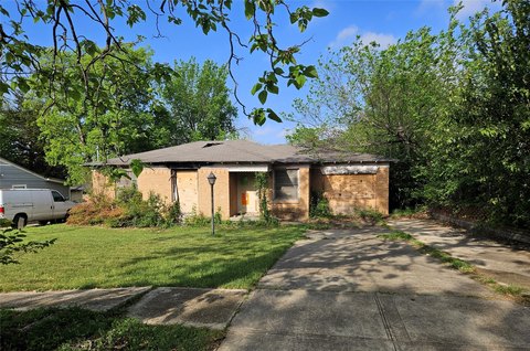 Residential Land in Dallas, TX