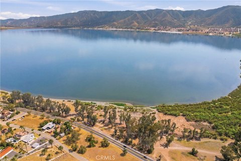 Lakefront Land with Panoramic Views