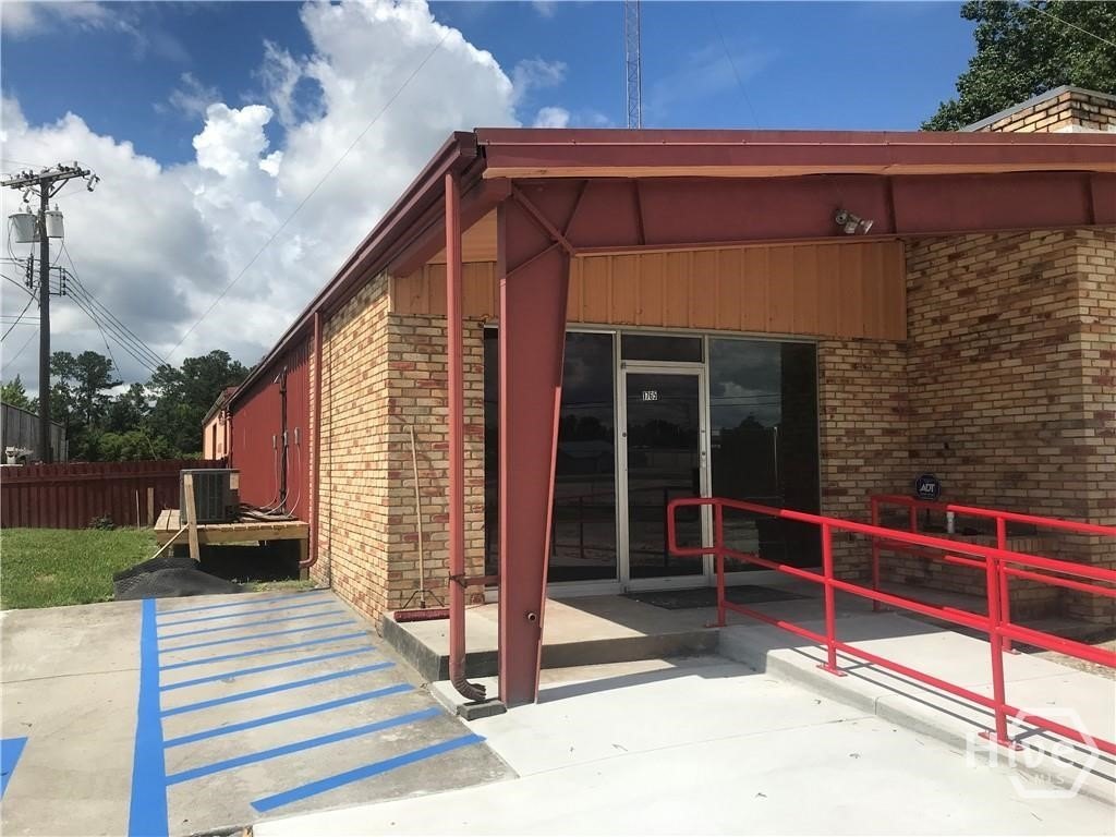 Pooler Commercial Space with Yard