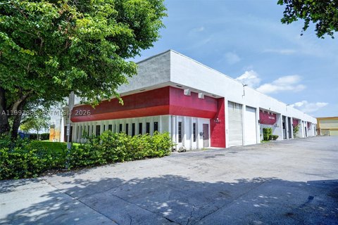 Warehouse-Style Restaurant Kitchen