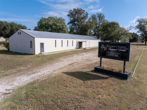Versatile Commercial Building in Prague