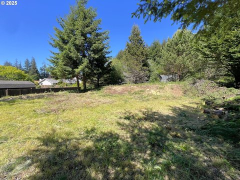 Coos Bay Vacant Lot