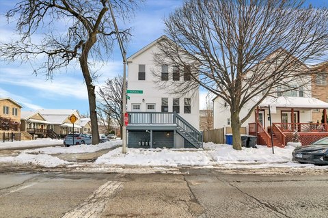 Rehabbed Four-Unit Building in Chicago