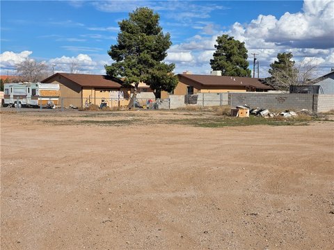 Commercial Land in High-Traffic Area