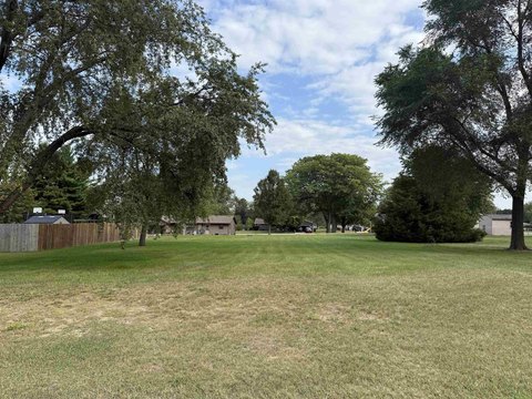 Spacious Lot in Machesney Park