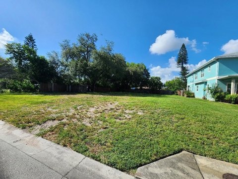 Land - ST PETERSBURG, FL