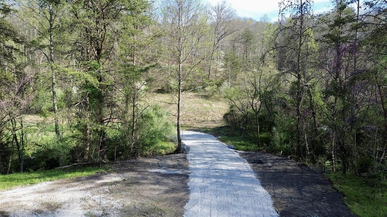 Scenic Land Near Grayson Lake