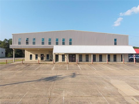 Versatile Warehouse in Fort Smith