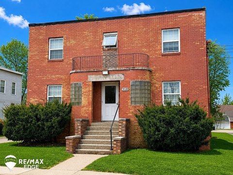 8-Unit Apartment Building