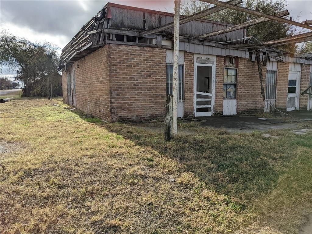 Corner Commercial Lot in Mathis