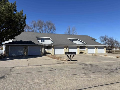 Turnkey 6-Unit Apartment Building