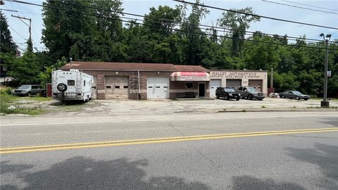 6-Bay Automotive Garage Building