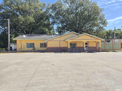 Restaurant Opportunity in Benton, IL