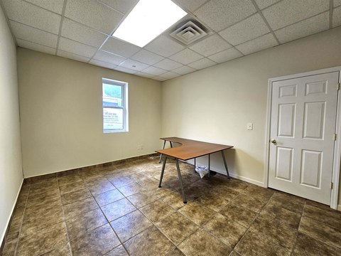 Renovated Professional Suite in Staten