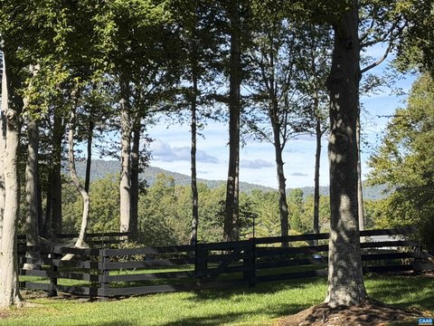 LAND, KESWICK, VA