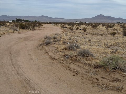 Spacious Lot in Adelanto, CA