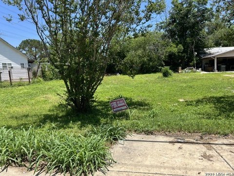 LAND - San Antonio, TX