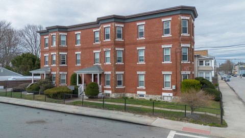 Renovated 6-Unit Apartment Building