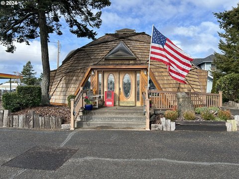Iconic Geodesic Dome in Florence
