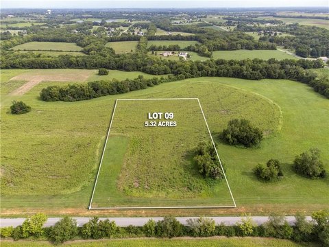 Peculiar, MO Acreage Homesite
