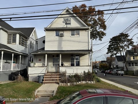 Tenant-Occupied Corner Multifamily Property