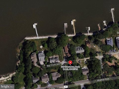 Water-View Lot in North Beach