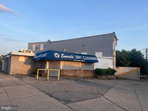 Retail Property in Philadelphia, PA