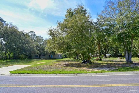 LAND - Pensacola, FL