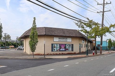 Retail/Industrial Building on Corner Lot