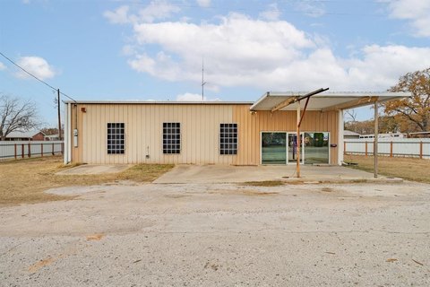 Stephenville Office with High Visibility