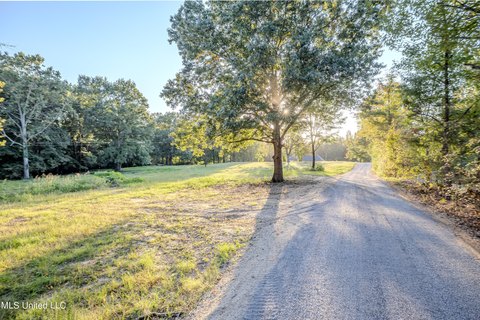 Land, Byhalia, MS