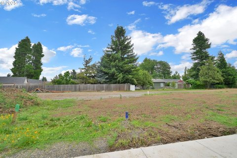 Residential Land in Eugene, Oregon