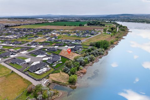 Residential Lot Near Columbia River