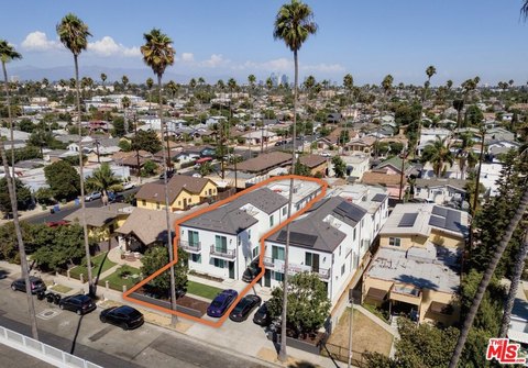 New Fourplex in Prime Location