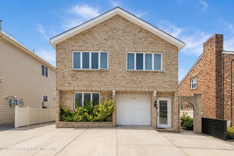 Detached Duplex with Finished Basement
