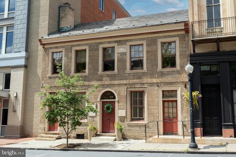 Historic Townhouse in Central Lancaster