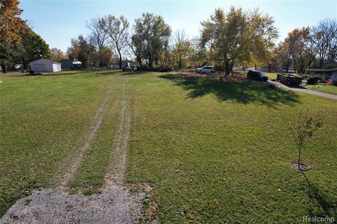 Residential Land in Grand Blanc